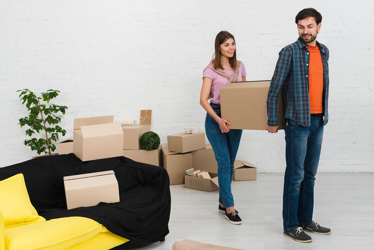 moving crew carrying furniture Mississauga