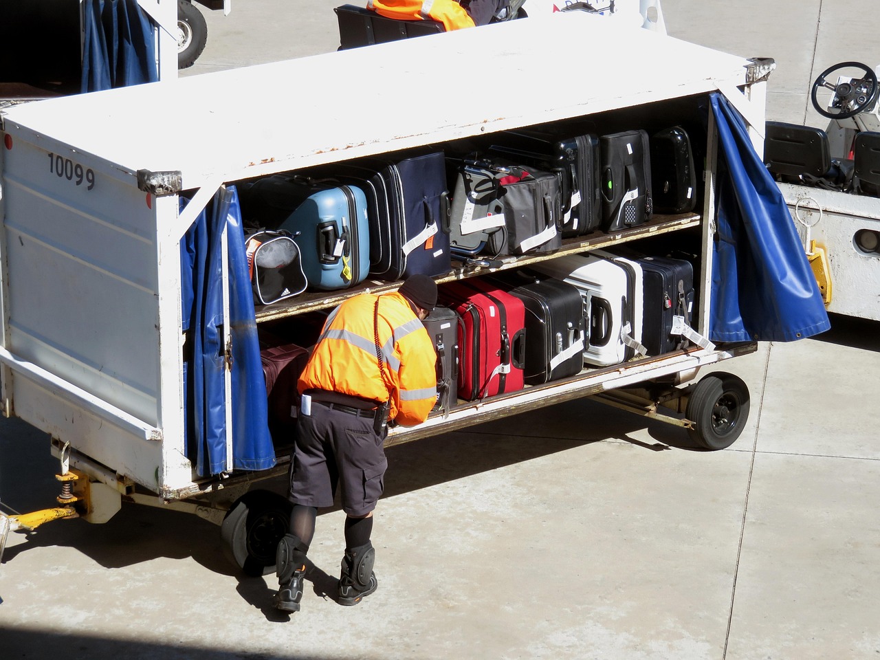 moving crew loading truck Mississauga